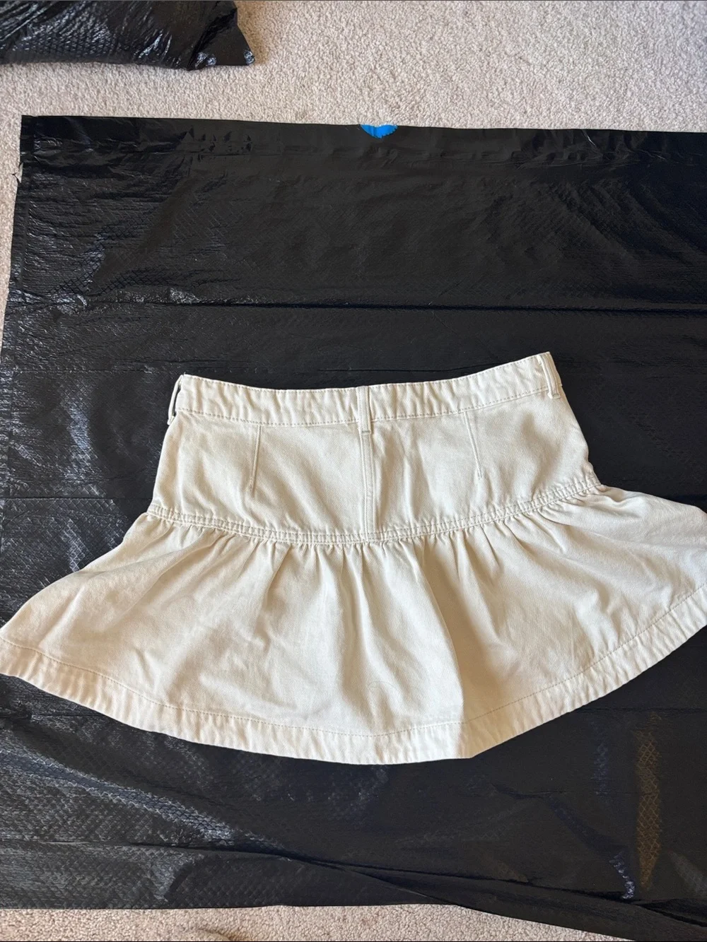 H&M Cream Ruffle Mini Skirt - Picture 2 of 2